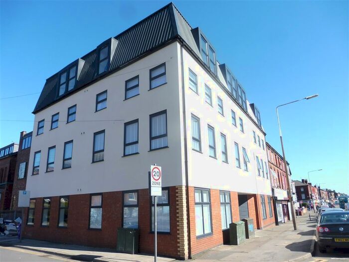 2 Bedroom Apartment To Rent In Somerset House, L6