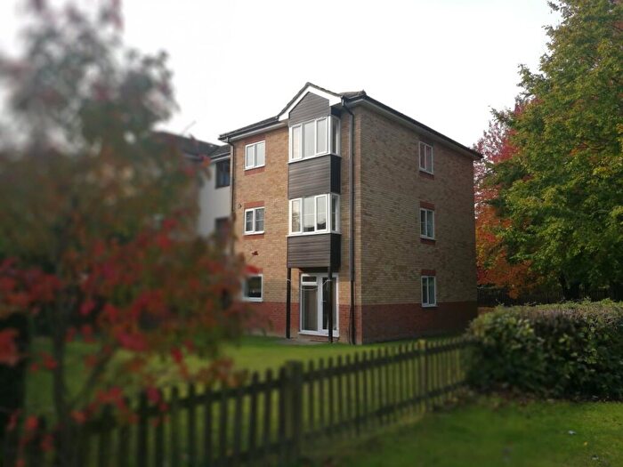 2 Bedroom Flat To Rent In Tamarin Gardens, Cambridge, CB1