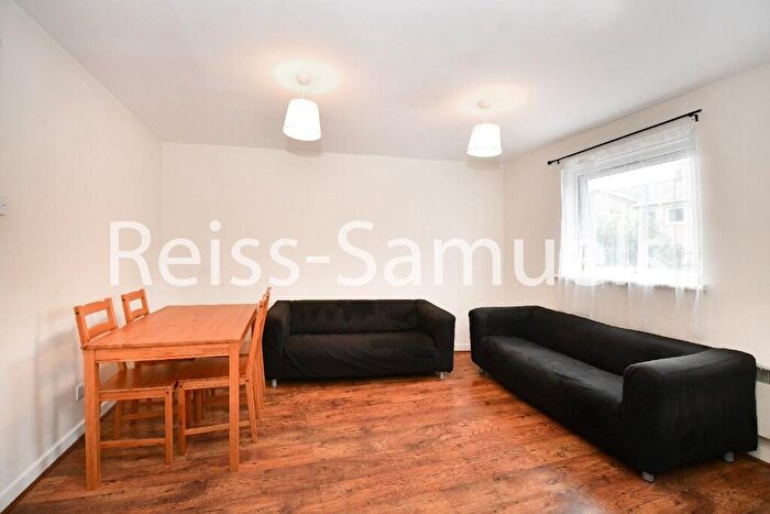 5 Bedroom Town House To Rent In Cyclops Mews, Canary Wharf, London, E14