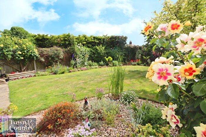 3 Bedroom Property For Sale In Furze Crescent, Alresford, CO7