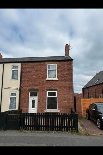3 Bedroom Semi-Detached House To Rent In Chapel Street, Langwith, Mansfield, NG20