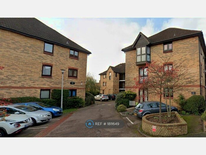 2 Bedroom Flat To Rent In Merton Road, Bedford, MK40