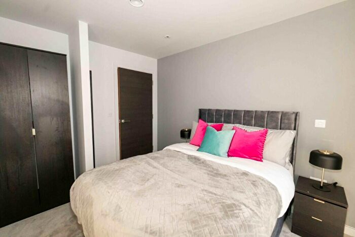 2 Bedroom Apartment To Rent In Cross Lane, Manchester, Greater Manchester, M5