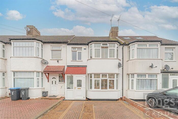 3 Bedroom Terraced House For Sale In Linden Avenue, Enfield, EN1