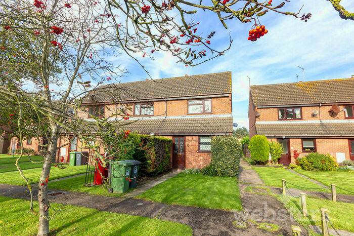 2 Bedroom End Of Terrace House To Rent In Weavers Close, Stalham, NR12