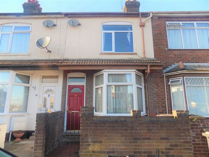 Terraced House To Rent In Turners Road South, Luton, Bedfordshire, LU2
