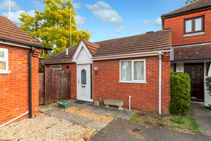 1 Bedroom Semi-Detached Bungalow To Rent In Barbury Court, Giffard Park, Milton Keynes, MK14