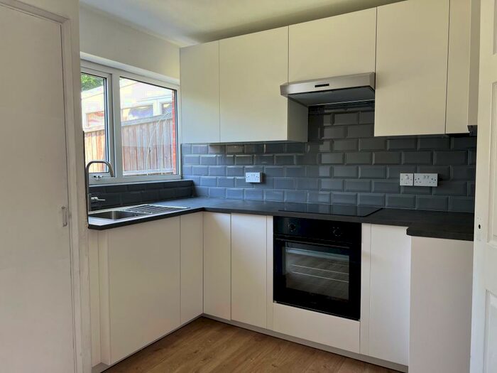 3 Bedroom House To Rent In Ghyllgrove, Basildon, SS14