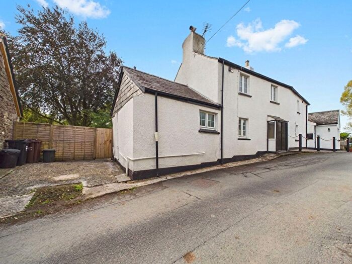 1 Bedroom Semi Detached House For Sale In Yeolmbridge, Launceston, PL15
