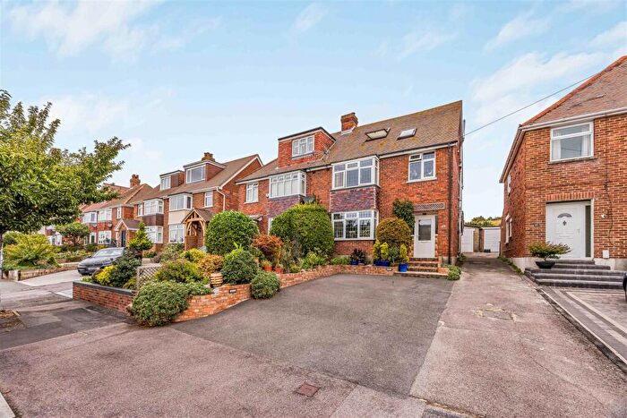 4 Bedroom Semi-Detached House For Sale In Woodfield Avenue, Portsmouth, PO6