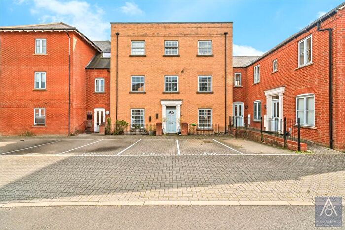 2 Bedroom Apartment For Sale In Needlepin Way, Buckingham, Buckinghamshire, MK18