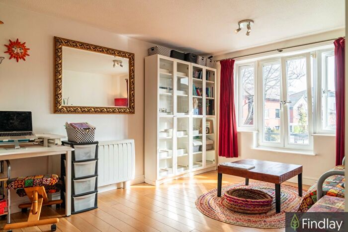 1 Bedroom Flat For Sale In Gloucester Square, London, E2