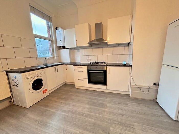 1 Bedroom Flat To Rent In Holloway Road, London, N19