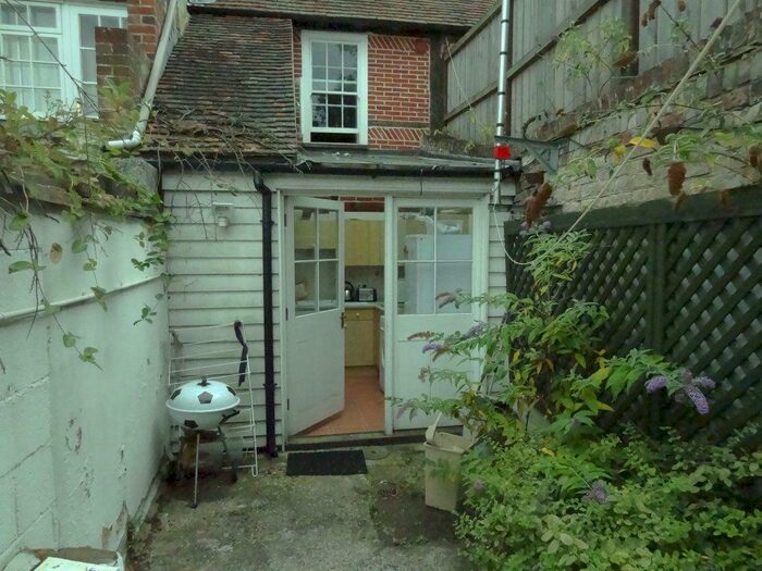 1 Bedroom Flat To Rent In St Radigunds, Canterbury, CT1