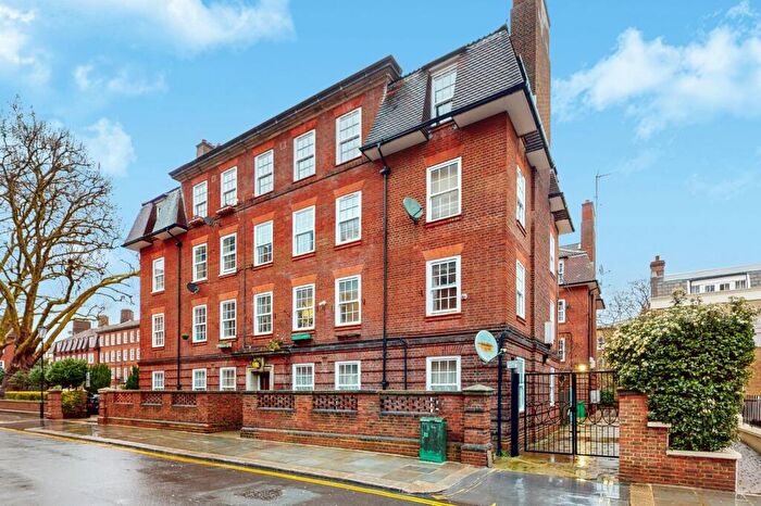 3 Bedroom Flat For Sale In Hortensia Road, Chelsea, SW10