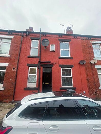 2 Bedroom Terraced House For Sale In Dobson Grove, Leeds, LS11