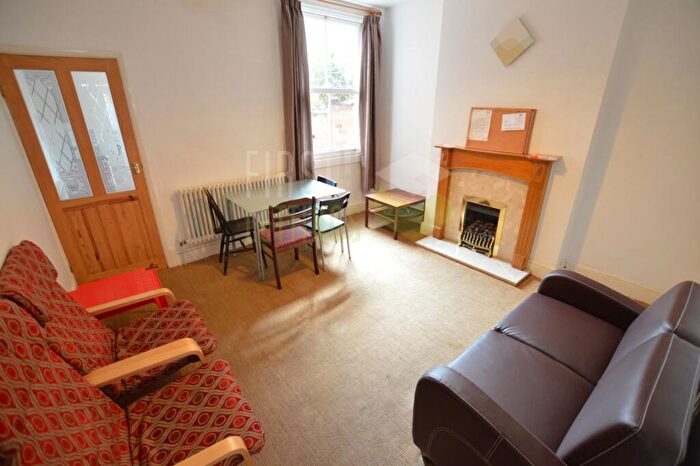 4 Bedroom Terraced House To Rent In Thurlow Road, Clarendon Park, LE2