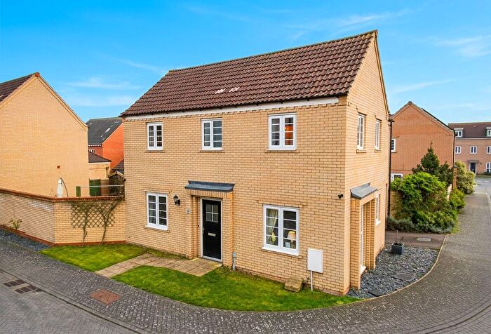 3 Bedroom Detached House For Sale In Maze Avenue, Queens Hills, Norwich, NR8