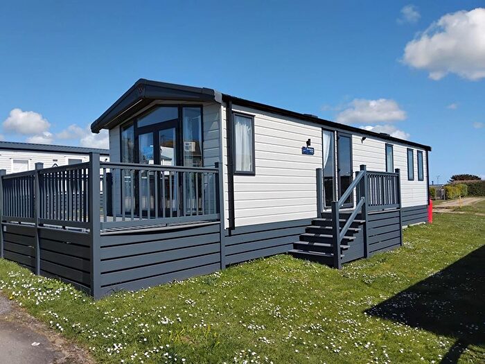 2 Bedroom Mobile/park Home For Sale In Sennen, Penzance, TR19