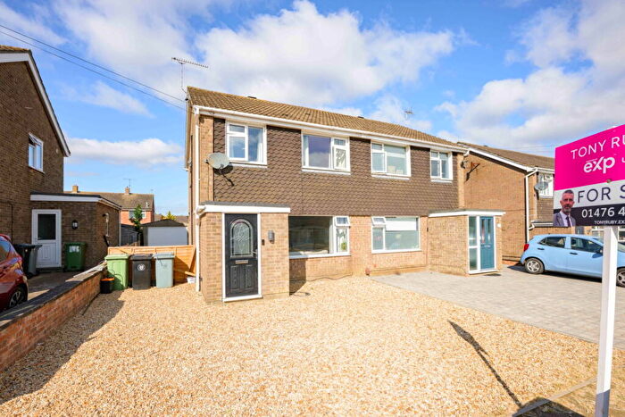 3 Bedroom Semi-Detached House For Sale In Fifth Avenue In Grantham, NG31
