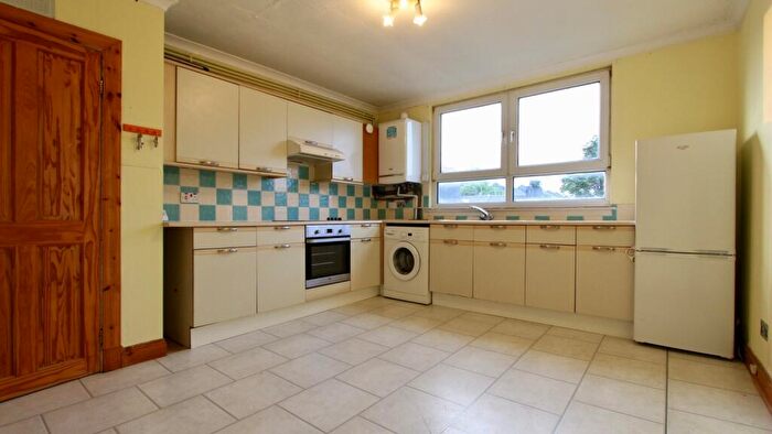 2 Bedroom Flat For Sale In Attic Floor Left, Urquhart Road, Aberdeen, AB24
