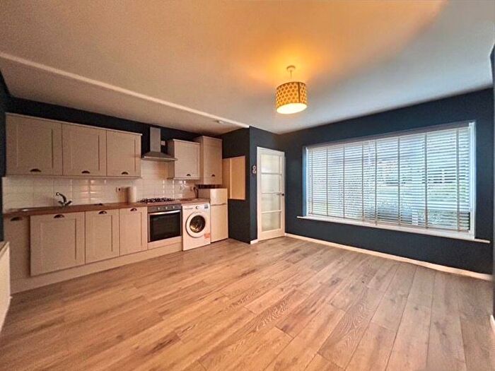 1 Bedroom Flat To Rent In Mitchley Avenue, South Croydon, CR2