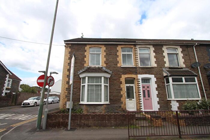 3 Bedroom End Of Terrace House To Rent In Pontygwindy Road, Caerphilly, CF83