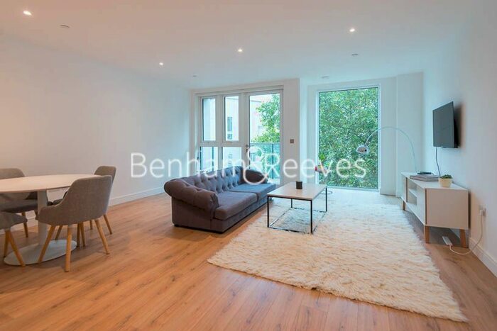 2 Bedroom Flat To Rent In Sovereign Court, Hammersmith, W6