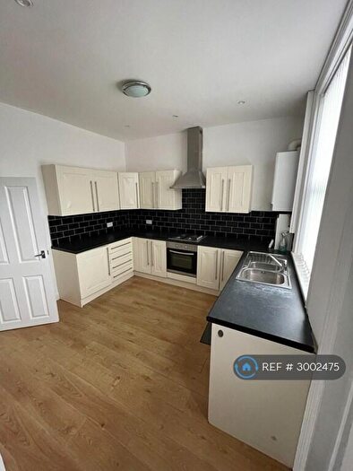 2 Bedroom Terraced House To Rent In Turf Lane, Oldham, OL2