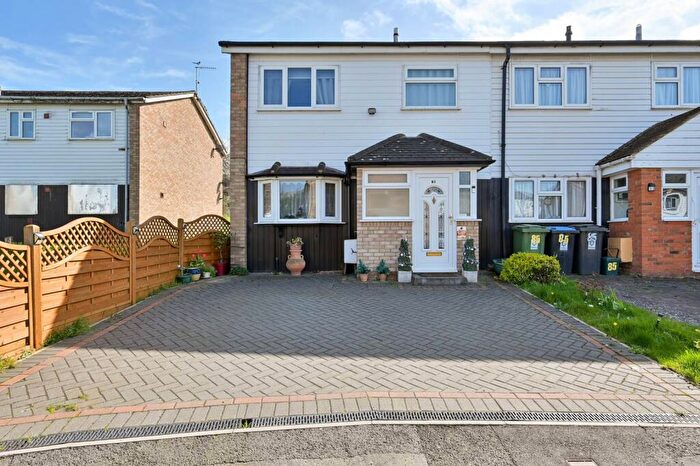 3 Bedroom Terraced House For Sale In Downside, Hemel Hempstead, HP2