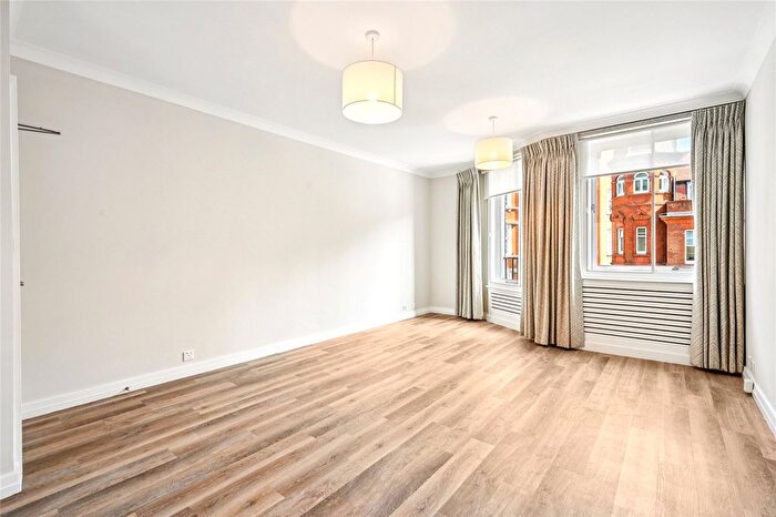 1 Bedroom Flat To Rent In Sloane Square, London, SW1W