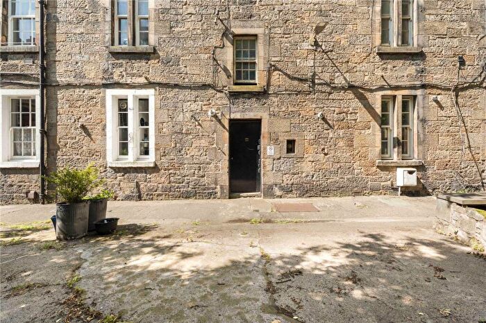 1 Bedroom Apartment For Sale In / Chalmers Buildings, Tollcross, Edinburgh, EH3