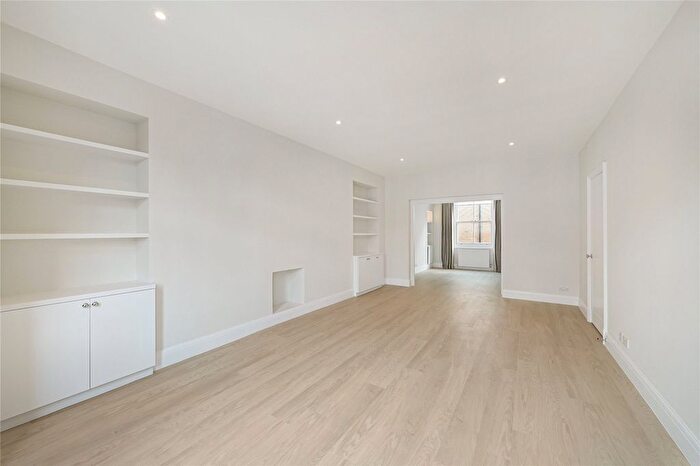 3 Bedroom Flat To Rent In Herbert Crescent, Knightsbridge, London, SW1X