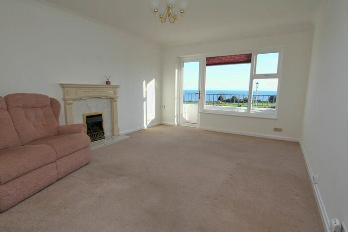 2 Bedroom Flat For Sale In Cliff Road, Eastbourne, BN20