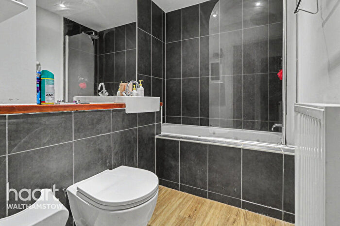 2 Bedroom Apartment For Sale In Thomas Jacomb Place, Walthamstow, E17