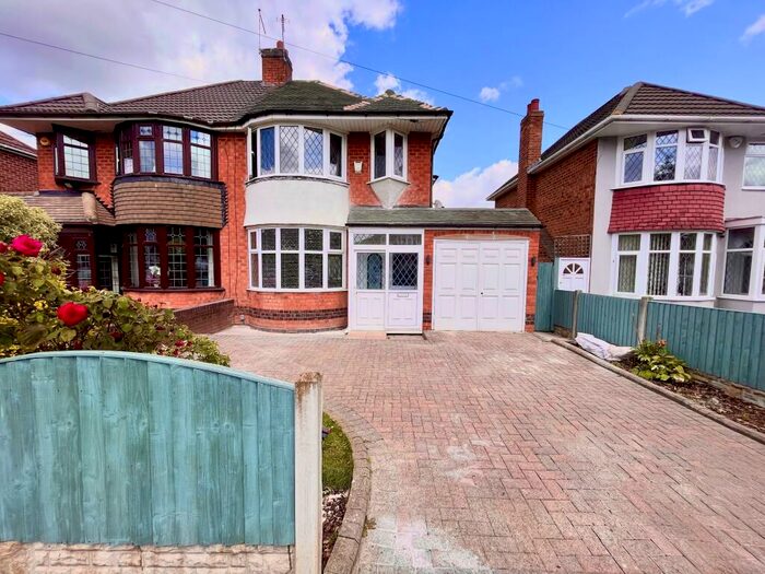 3 Bedroom Semi-Detached House To Rent In Bentley Road, Birmingham, B36