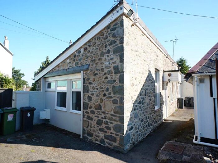 1 Bedroom House For Sale In Penmaenmawr Road, Llanfairfechan, LL33
