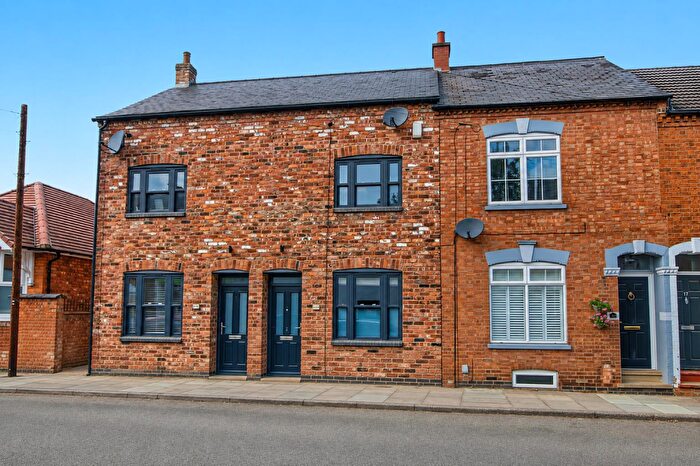 3 Bedroom Terraced House For Sale In Junction Road, Northampton, NN2