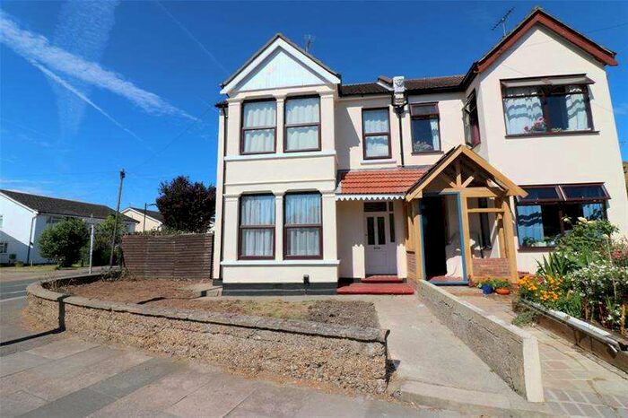 2 Bedroom Apartment To Rent In Ness Road, Shoeburyness, Southend-on-sea, Essex, SS3