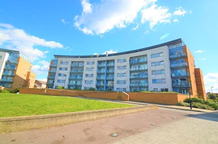 4 Bedroom Flat To Rent In Tideslea Path, Thamesmead, South East London, London, SE28