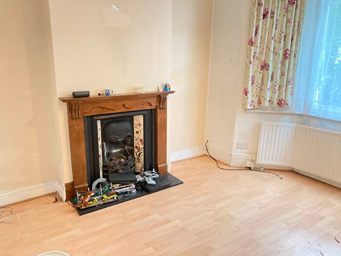 4 Bedroom Semi-Detached House To Rent In Very Near Halford Place Area, Hanwell, W7
