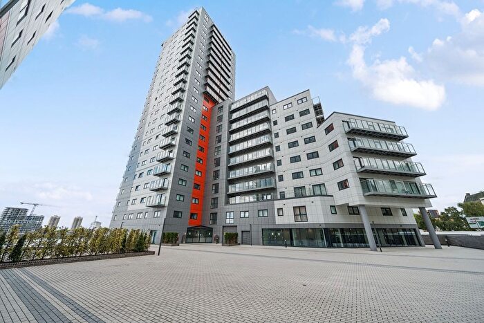 2 Bedroom Flat To Rent In Mast Quay, London, SE18