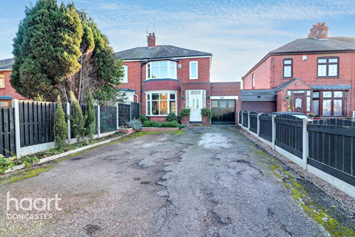 3 Bedroom Semi Detached House For Sale In Thorne Road, Edenthorpe, Doncaster, DN3