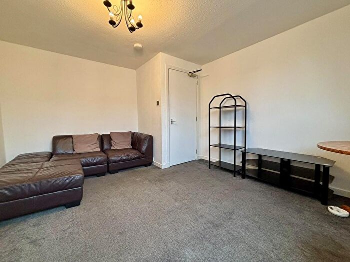 1 Bedroom Flat To Rent In Top Flat Right, South Mount Street, Aberdeen, AB25