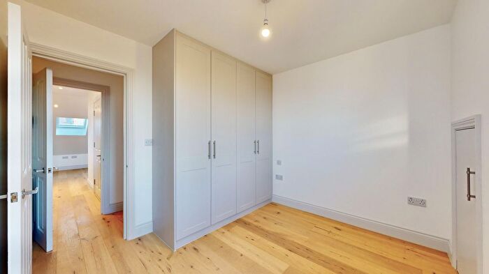 1 Bedroom Flat For Sale In Northfield Avenue, London, W13