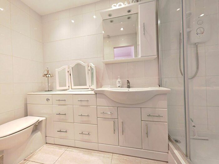 3 Bedroom Link Detached House To Rent In Ardingly, Bracknell, RG12