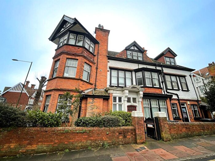 2 Bedroom Flat To Rent In Beachy Head Road, Eastbourne, BN20