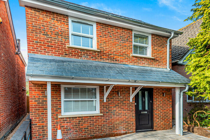 3 Bedroom House To Rent In Wainsford Road, Lymington, SO41