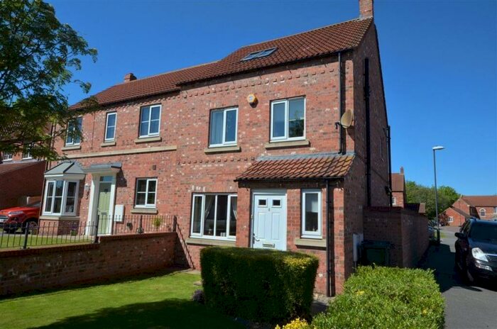 4 Bedroom Semi-Detached House To Rent In Moorland Way, Sherburn In Elmet, LS25