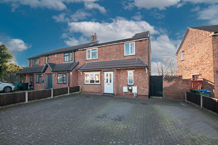 3 Bedroom Semi Detached House For Sale In Campville Crescent, West Bromwich, B71